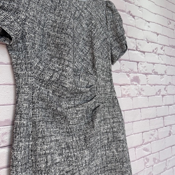 Karl Lagerfeld Paris Knit Sheath Black/White Short Sleeve Dress Size 4 - Picture 6 of 10